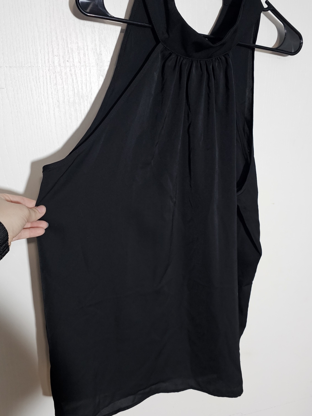 Black Sleeveless Flowy Tank Top